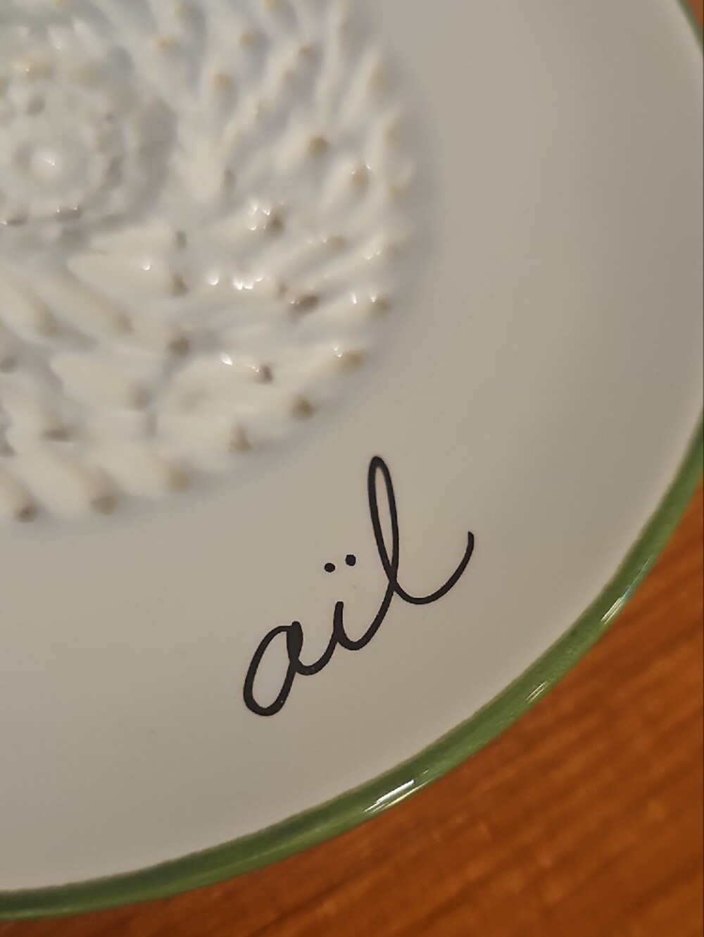 Vintage French Ceramic Garlic Grater Plate - Olive Branch Motif "Ail" - Picture 3 of 6